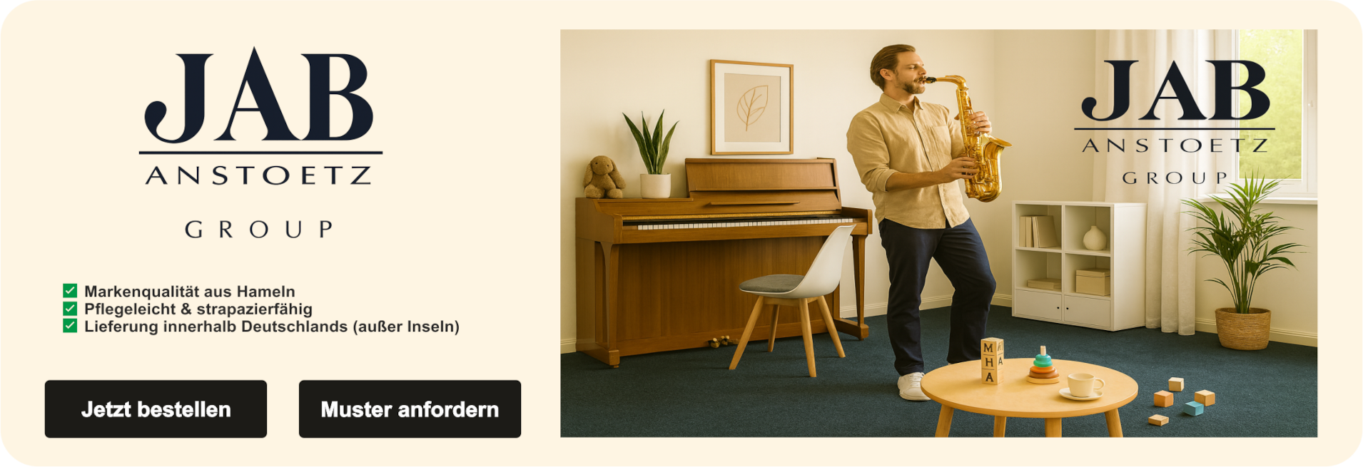 „Wohnlicher Raum mit JAB Teppichboden, Piano, Regal und Saxophonist – hochwertige Einrichtung mit Markenqualität“